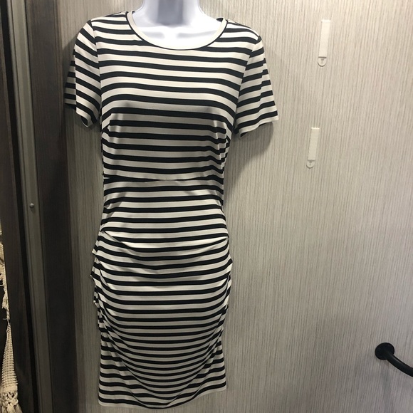 🎉HP🎉❤️🔥Vince Camuto-Midi Short Sleeve Dress Measurements in Description❤️🔥 - Picture 11 of 15